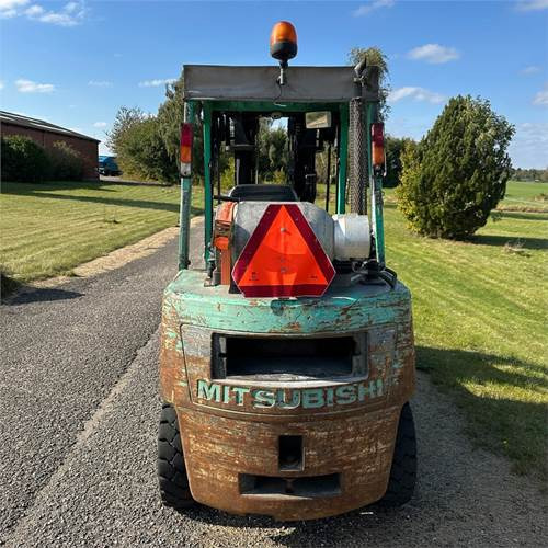 Mitsubishi FG30T - Περονοφόρο όχημα: φωτογραφία 5 Mitsubishi FG30T - Περονοφόρο όχημα: φωτογραφία 5