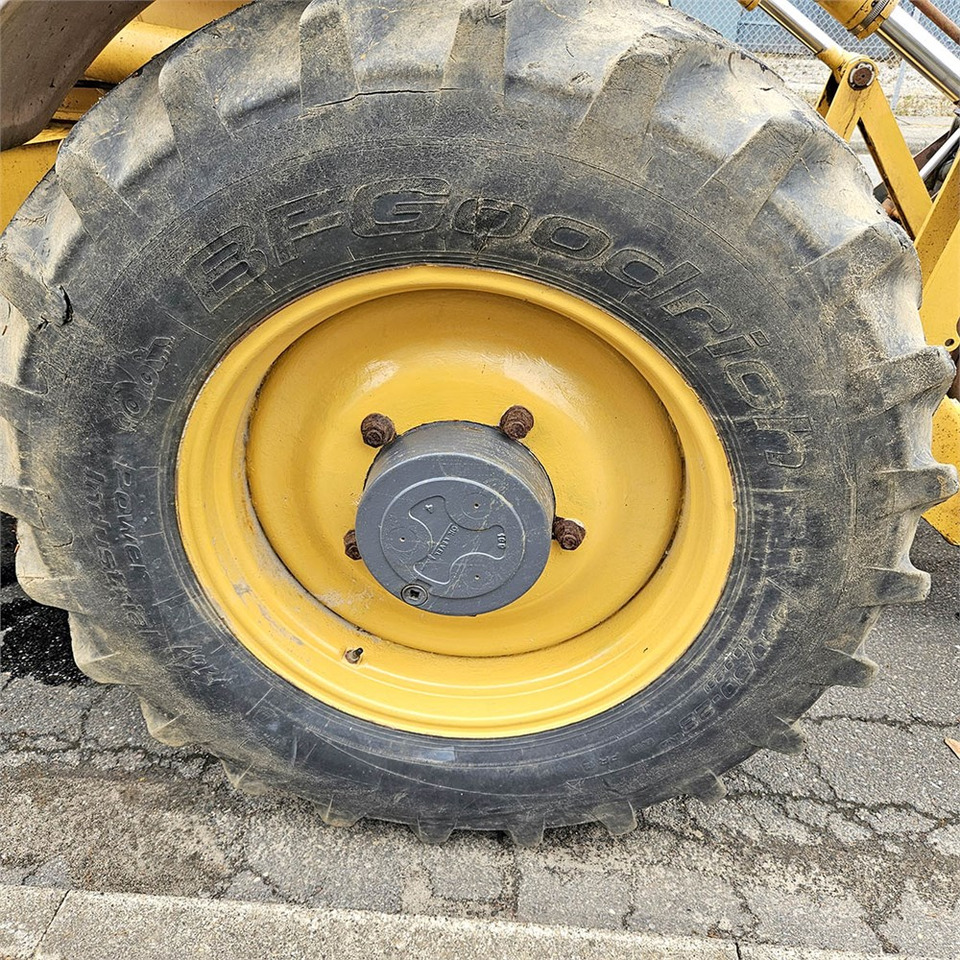 Φορτωτής εκσκαφέας New Holland LB115: φωτογραφία 39