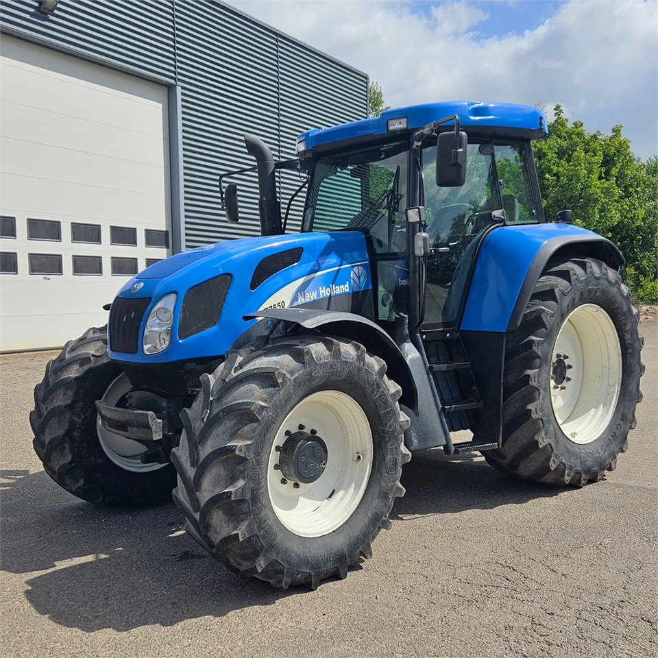 New Holland T7550 - Τρακτέρ: φωτογραφία 1 New Holland T7550 - Τρακτέρ: φωτογραφία 1