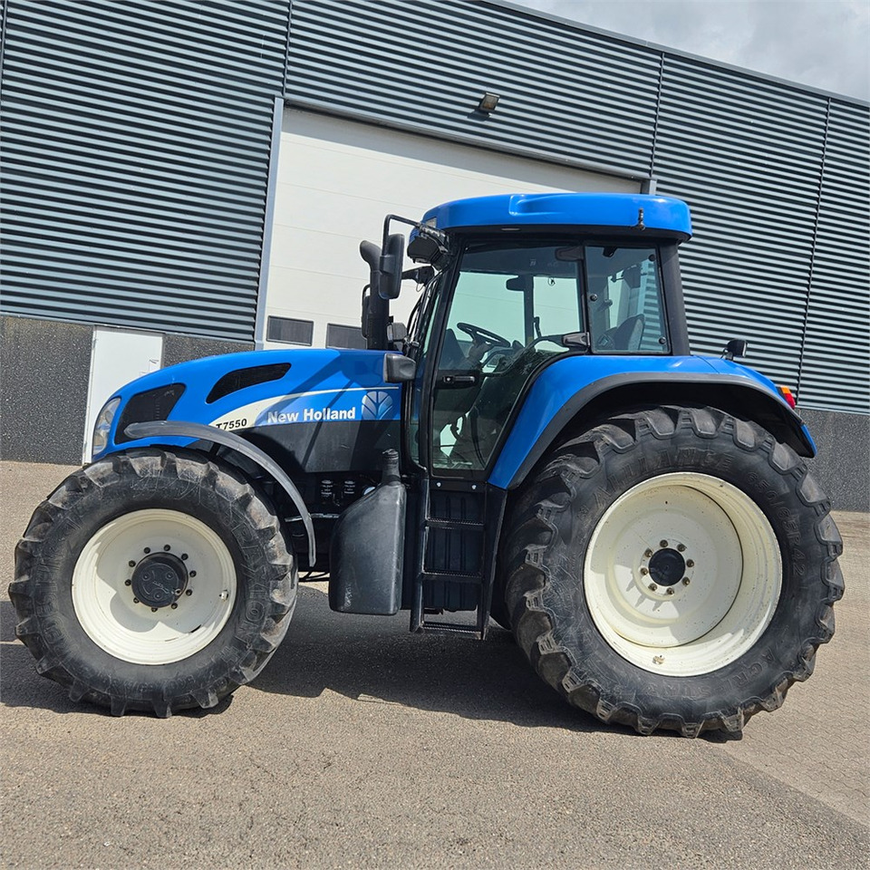 New Holland T7550 - Τρακτέρ: φωτογραφία 2 New Holland T7550 - Τρακτέρ: φωτογραφία 2