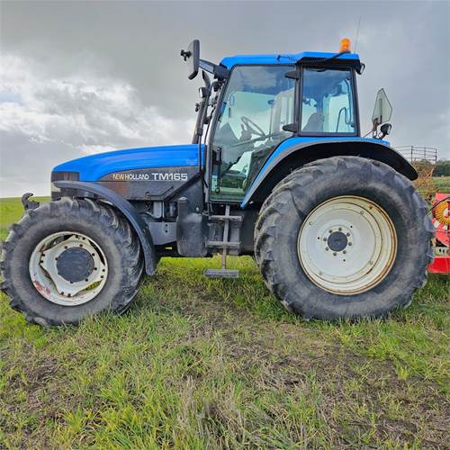 New Holland TM165 - Τρακτέρ: φωτογραφία 1 New Holland TM165 - Τρακτέρ: φωτογραφία 1