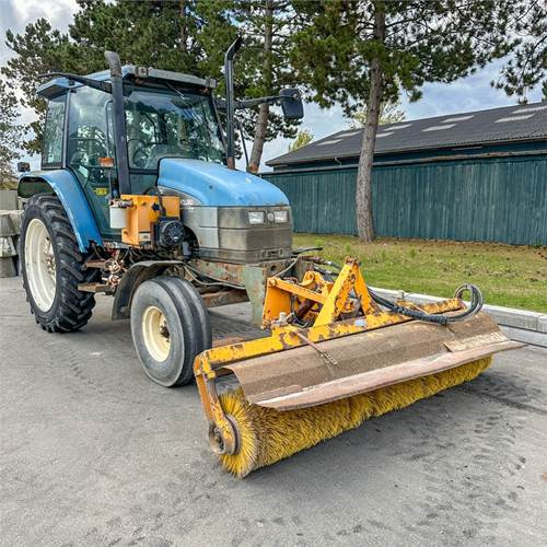 New Holland TS90 - Τρακτέρ: φωτογραφία 1 New Holland TS90 - Τρακτέρ: φωτογραφία 1