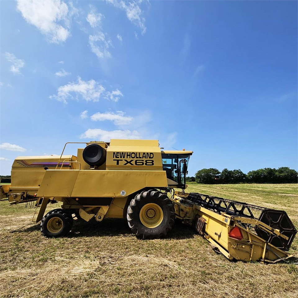 New Holland TX68 - Μηχανή συγκομιδής: φωτογραφία 5 New Holland TX68 - Μηχανή συγκομιδής: φωτογραφία 5
