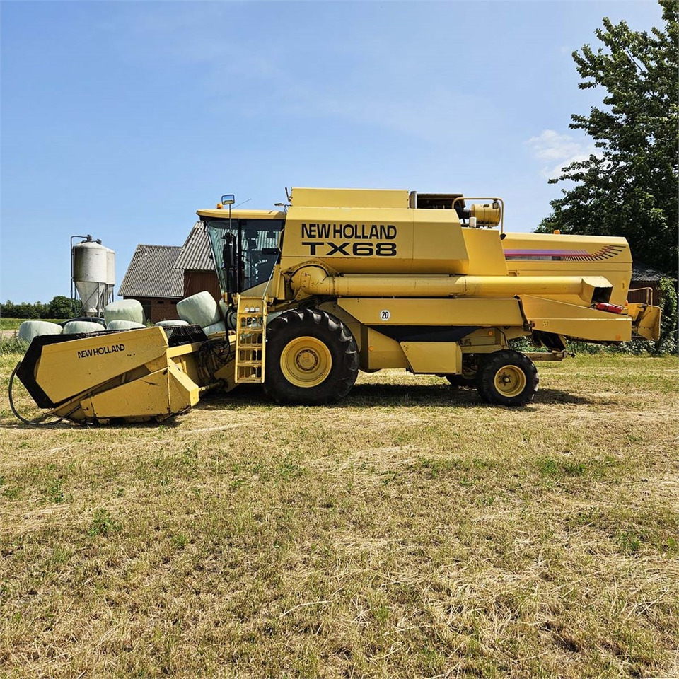 New Holland TX68 - Μηχανή συγκομιδής: φωτογραφία 2 New Holland TX68 - Μηχανή συγκομιδής: φωτογραφία 2