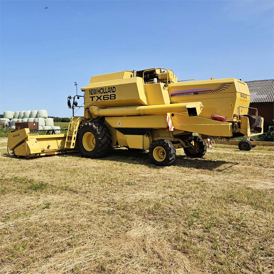 New Holland TX68 - Μηχανή συγκομιδής: φωτογραφία 3 New Holland TX68 - Μηχανή συγκομιδής: φωτογραφία 3