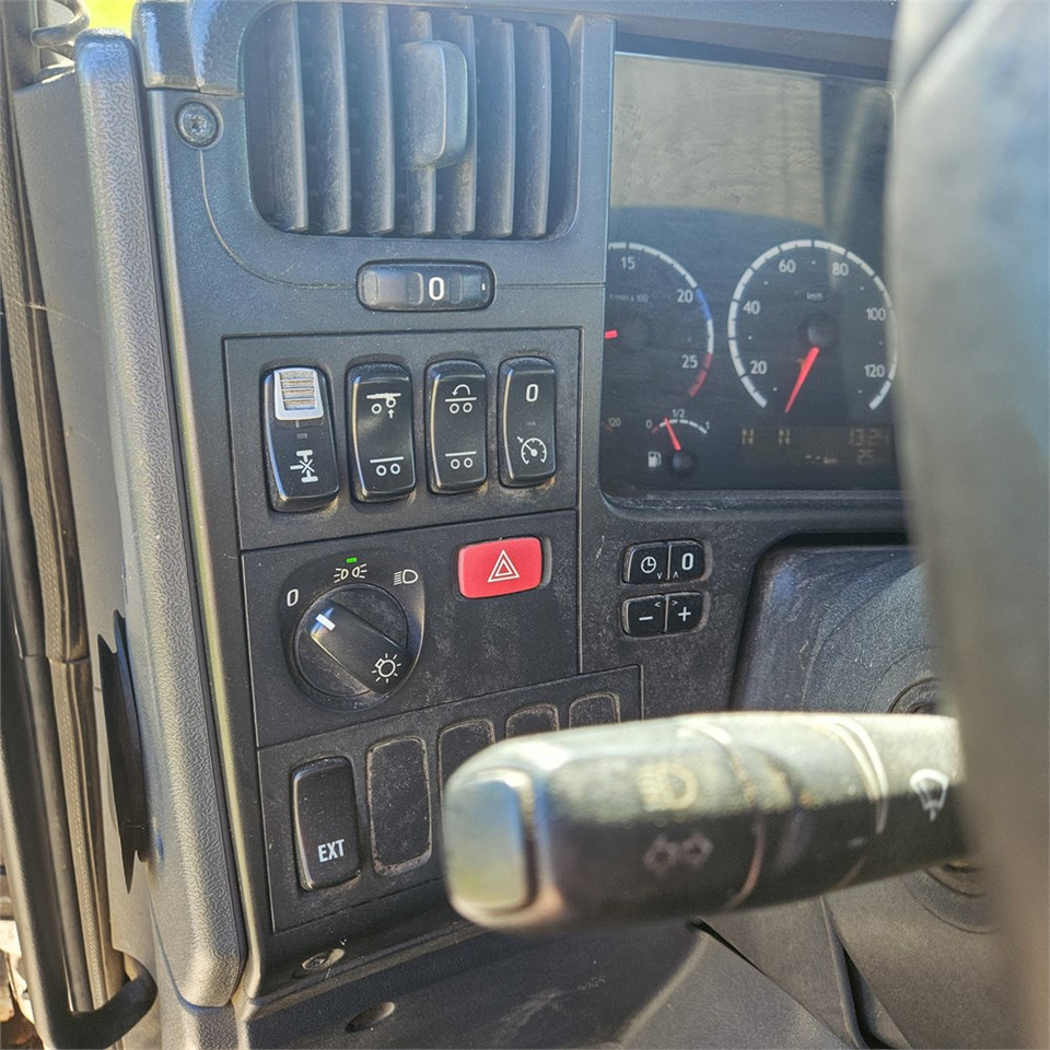 Φορτηγό με σύστημα καλωδίων Scania P310: φωτογραφία 20
