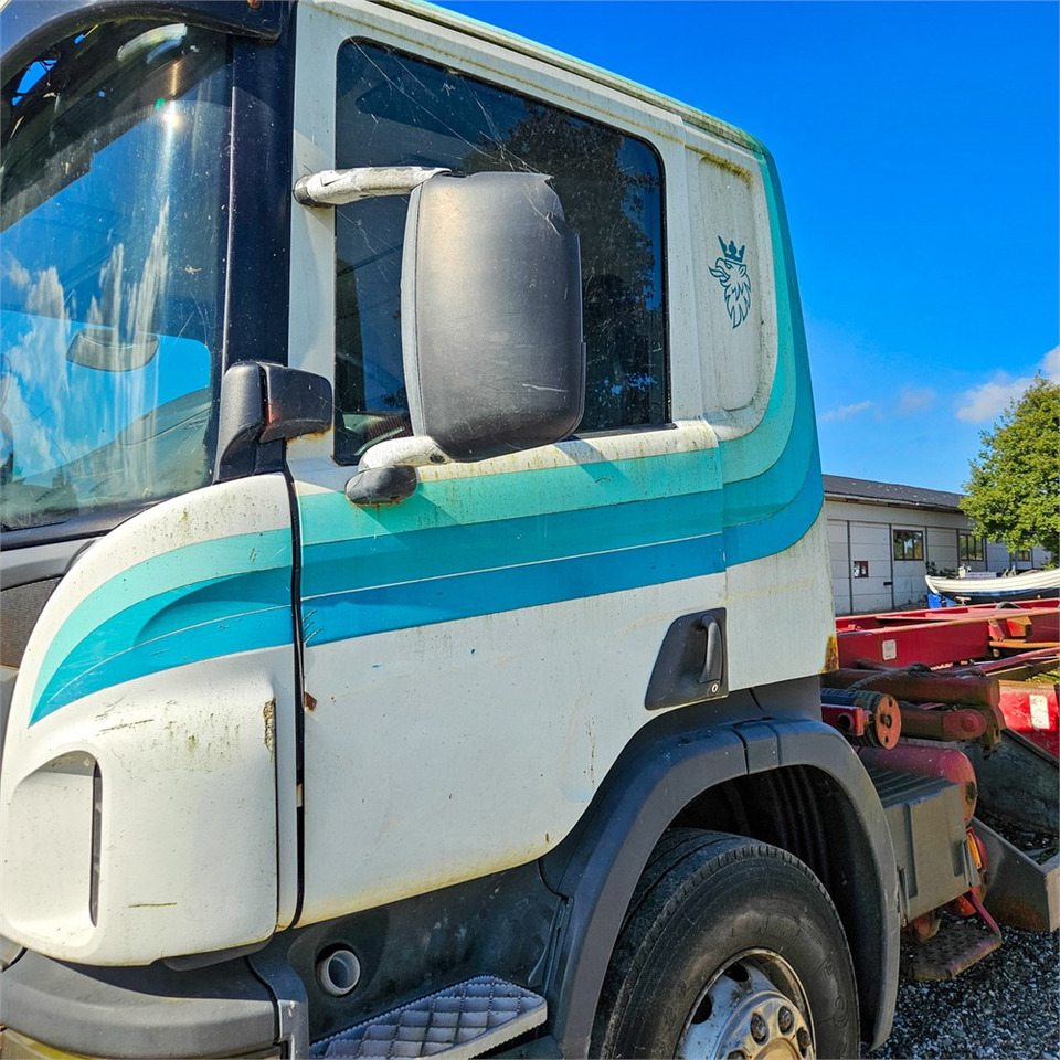 Φορτηγό με σύστημα καλωδίων Scania P310: φωτογραφία 11