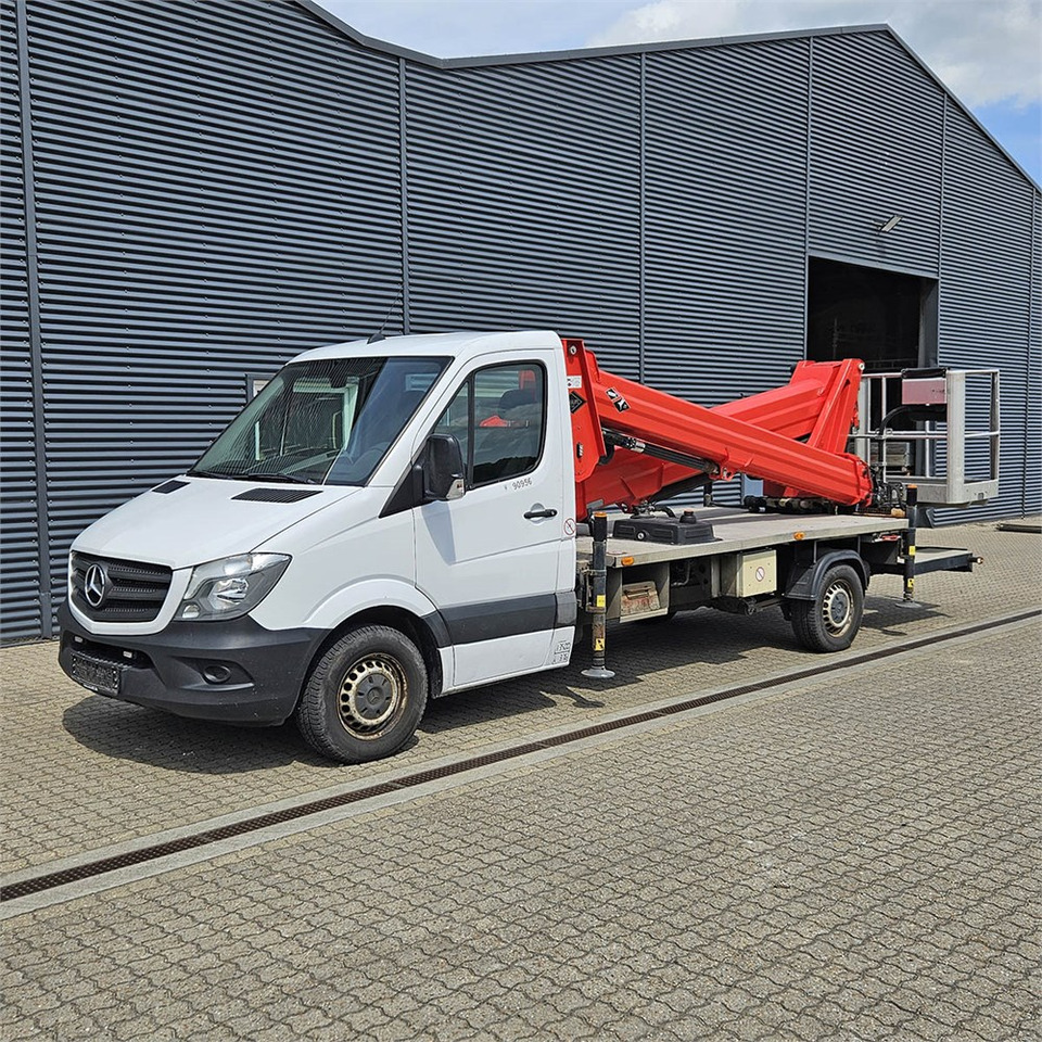 Versalift VTX-240 - Φορτηγό με εναέρια πλατφόρμα: φωτογραφία 4 Versalift VTX-240 - Φορτηγό με εναέρια πλατφόρμα: φωτογραφία 4