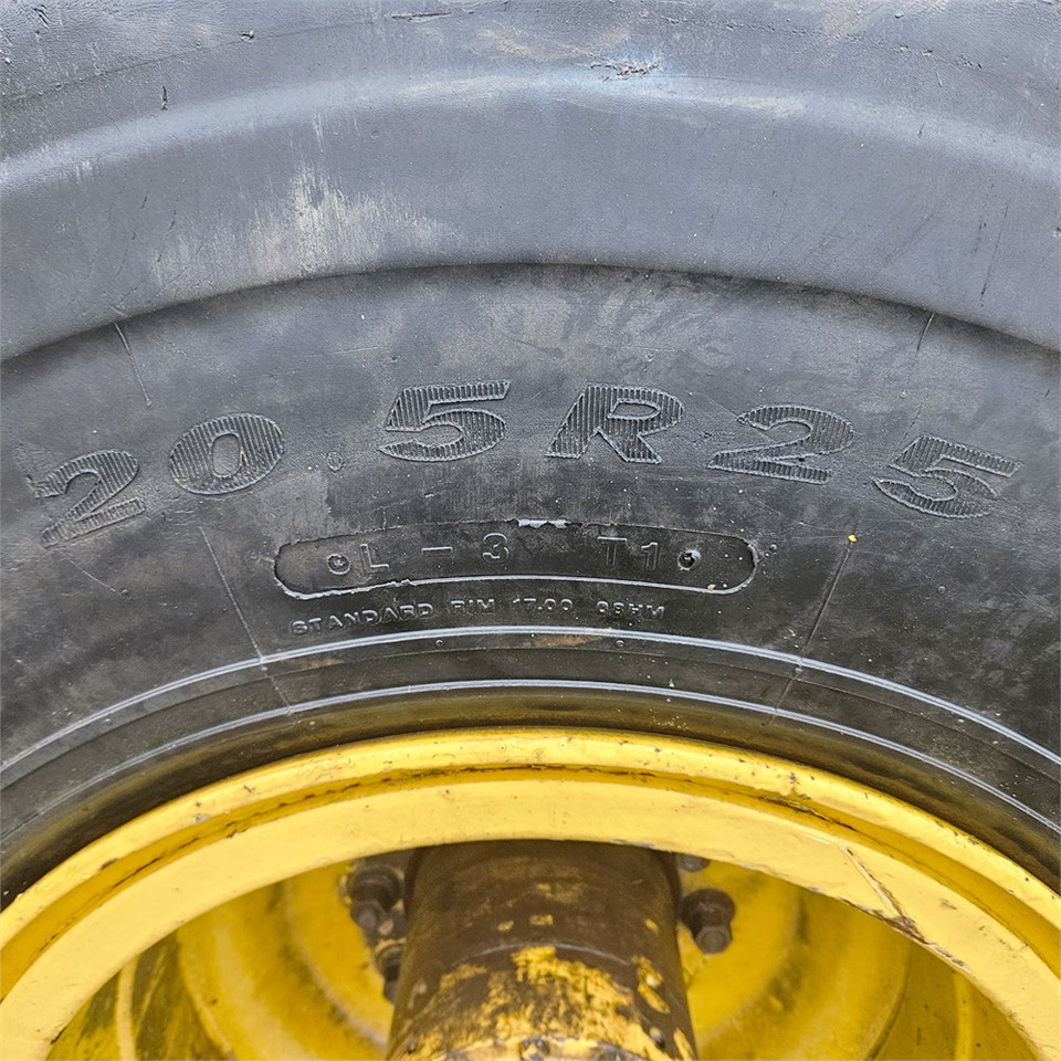 Αρθρωτό φορτηγό Volvo 860S: φωτογραφία 29 Αρθρωτό φορτηγό Volvo 860S: φωτογραφία 29