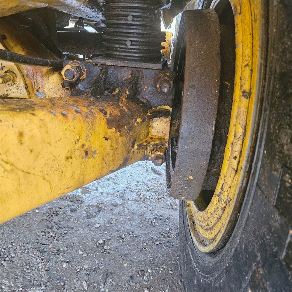 Αρθρωτό φορτηγό Volvo 860S: φωτογραφία 25 Αρθρωτό φορτηγό Volvo 860S: φωτογραφία 25