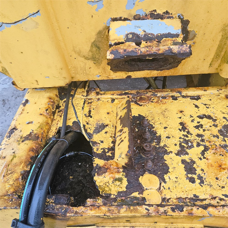 Αρθρωτό φορτηγό Volvo 860S: φωτογραφία 15 Αρθρωτό φορτηγό Volvo 860S: φωτογραφία 15