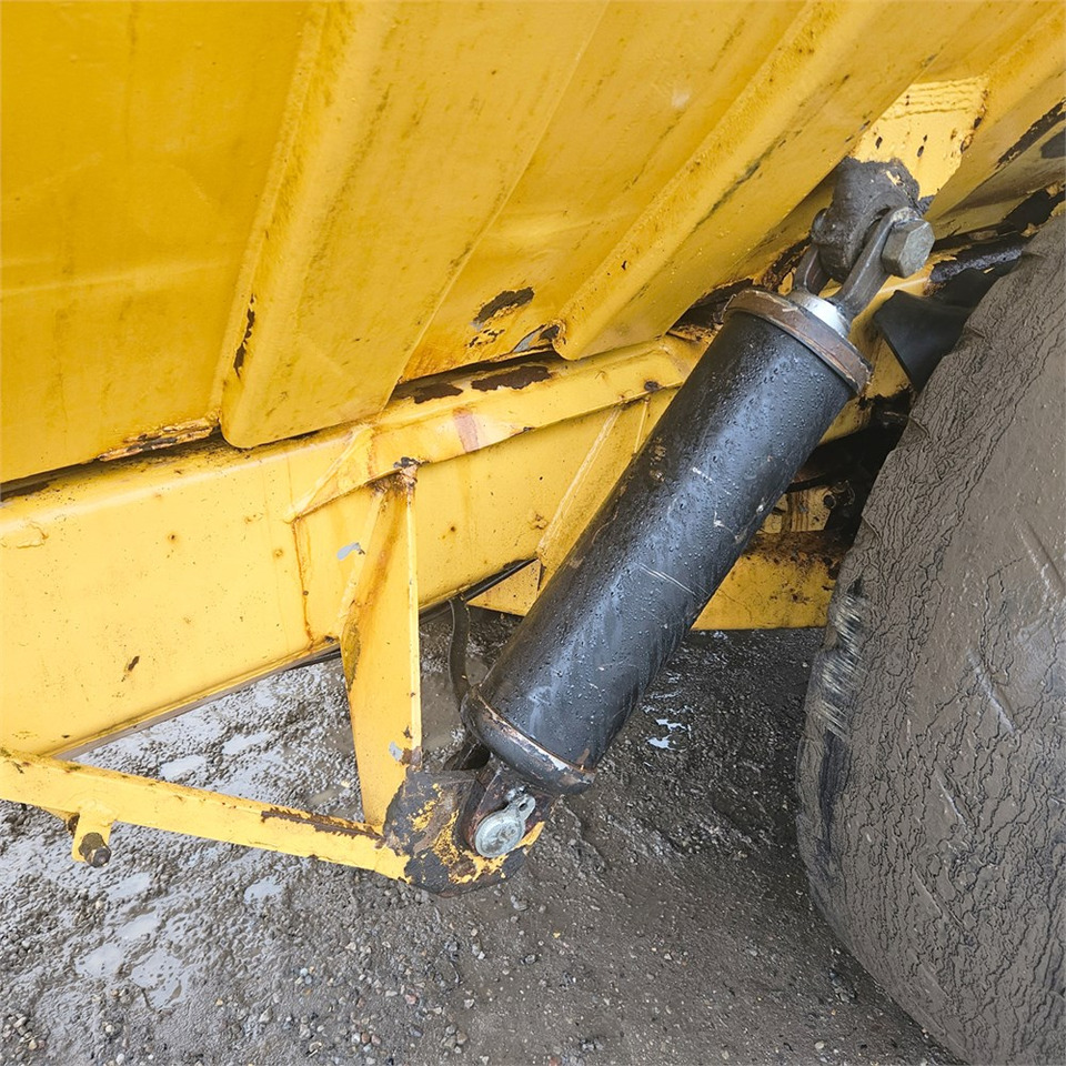 Αρθρωτό φορτηγό Volvo 860S: φωτογραφία 17 Αρθρωτό φορτηγό Volvo 860S: φωτογραφία 17