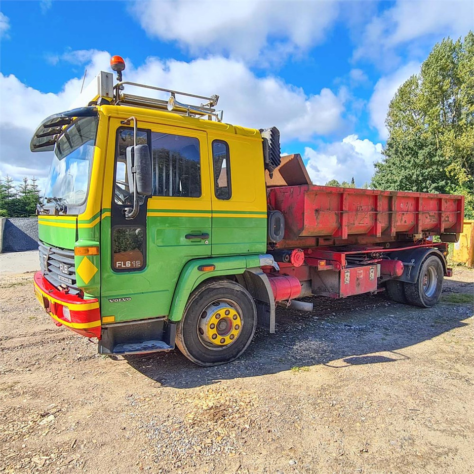 Volvo FL612 - Φορτηγό με σύστημα καλωδίων: φωτογραφία 1 Volvo FL612 - Φορτηγό με σύστημα καλωδίων: φωτογραφία 1