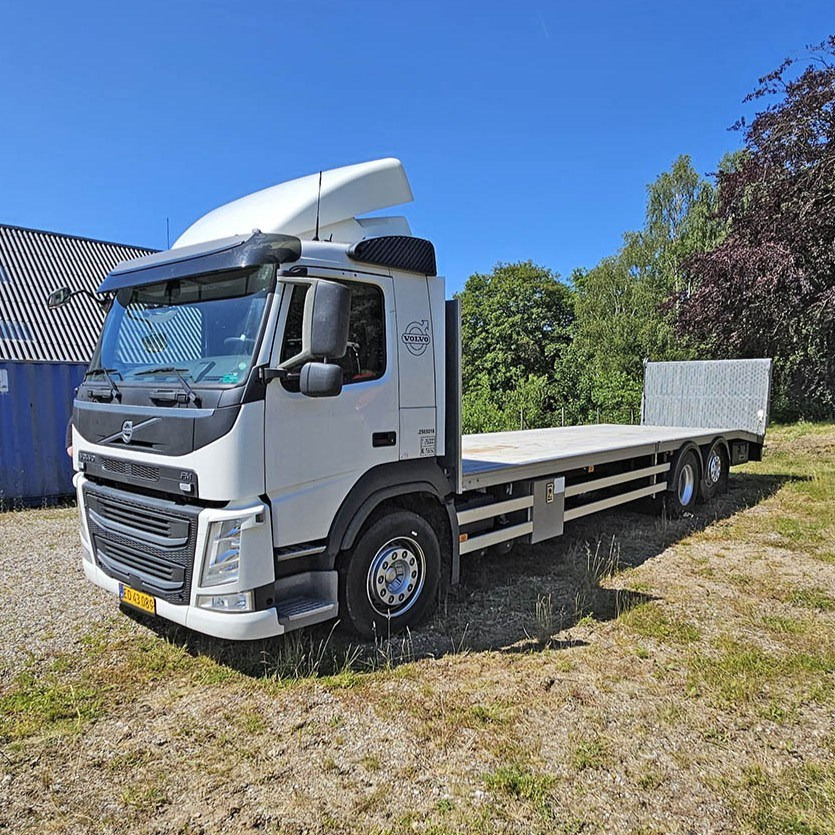 Volvo FM 330 - Φορτηγό αυτοκινητάμαξα: φωτογραφία 1 Volvo FM 330 - Φορτηγό αυτοκινητάμαξα: φωτογραφία 1