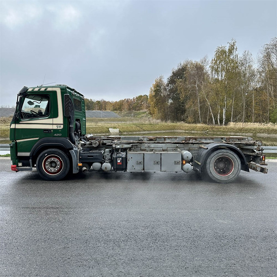 Volvo FM-330 - Φορτηγό με σύστημα καλωδίων: φωτογραφία 3 Volvo FM-330 - Φορτηγό με σύστημα καλωδίων: φωτογραφία 3