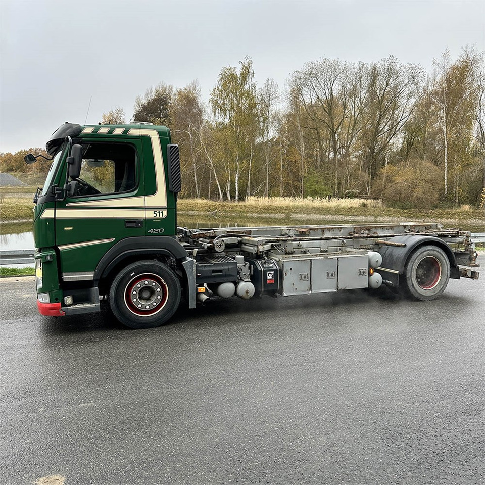 Volvo FM-330 - Φορτηγό με σύστημα καλωδίων: φωτογραφία 2 Volvo FM-330 - Φορτηγό με σύστημα καλωδίων: φωτογραφία 2