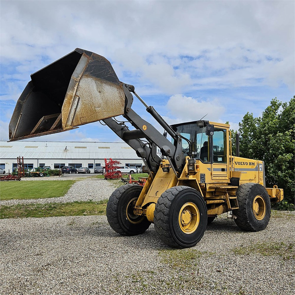 Volvo L90 B - Ελαστιχοφόρος φορτωτής: φωτογραφία 2 Volvo L90 B - Ελαστιχοφόρος φορτωτής: φωτογραφία 2