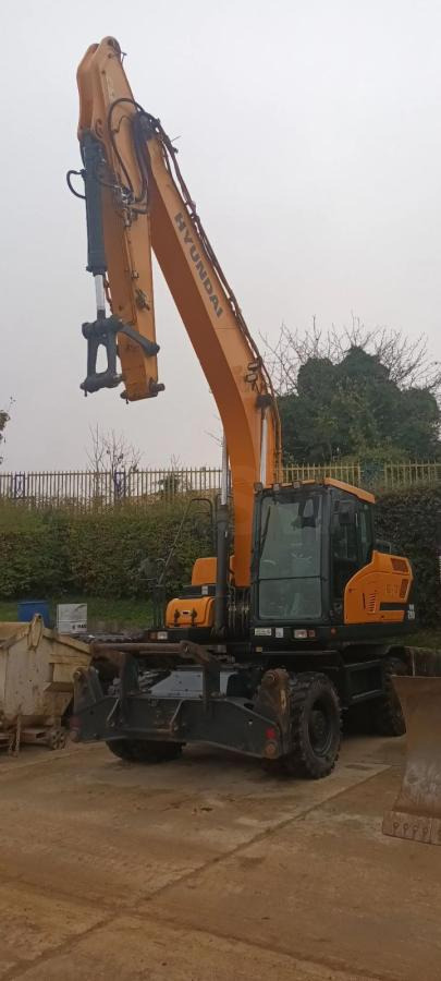 Hyundai HW 210 - Τροχοφόρος εκσκαφέας: φωτογραφία 1 Hyundai HW 210 - Τροχοφόρος εκσκαφέας: φωτογραφία 1