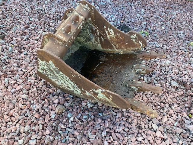 MECALAC 60CM & 40 CM - Κουβάς για εκσκαφέα: φωτογραφία 2 MECALAC 60CM & 40 CM - Κουβάς για εκσκαφέα: φωτογραφία 2