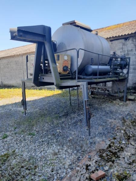 MENARD BOUILLE SUR BERCE 3000 LITRES - Ασφαλτοδιανομέας: φωτογραφία 2 MENARD BOUILLE SUR BERCE 3000 LITRES - Ασφαλτοδιανομέας: φωτογραφία 2