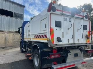 Scania G 360 - Σάρωθρο δρόμων: φωτογραφία 3 Scania G 360 - Σάρωθρο δρόμων: φωτογραφία 3