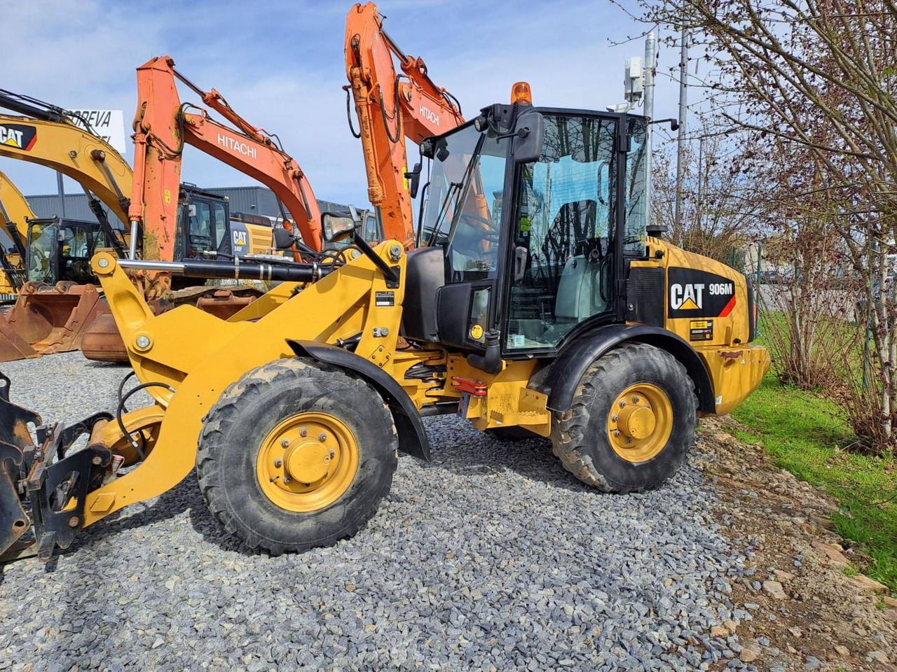 CAT 906M - Ελαστιχοφόρος φορτωτής: φωτογραφία 4 CAT 906M - Ελαστιχοφόρος φορτωτής: φωτογραφία 4