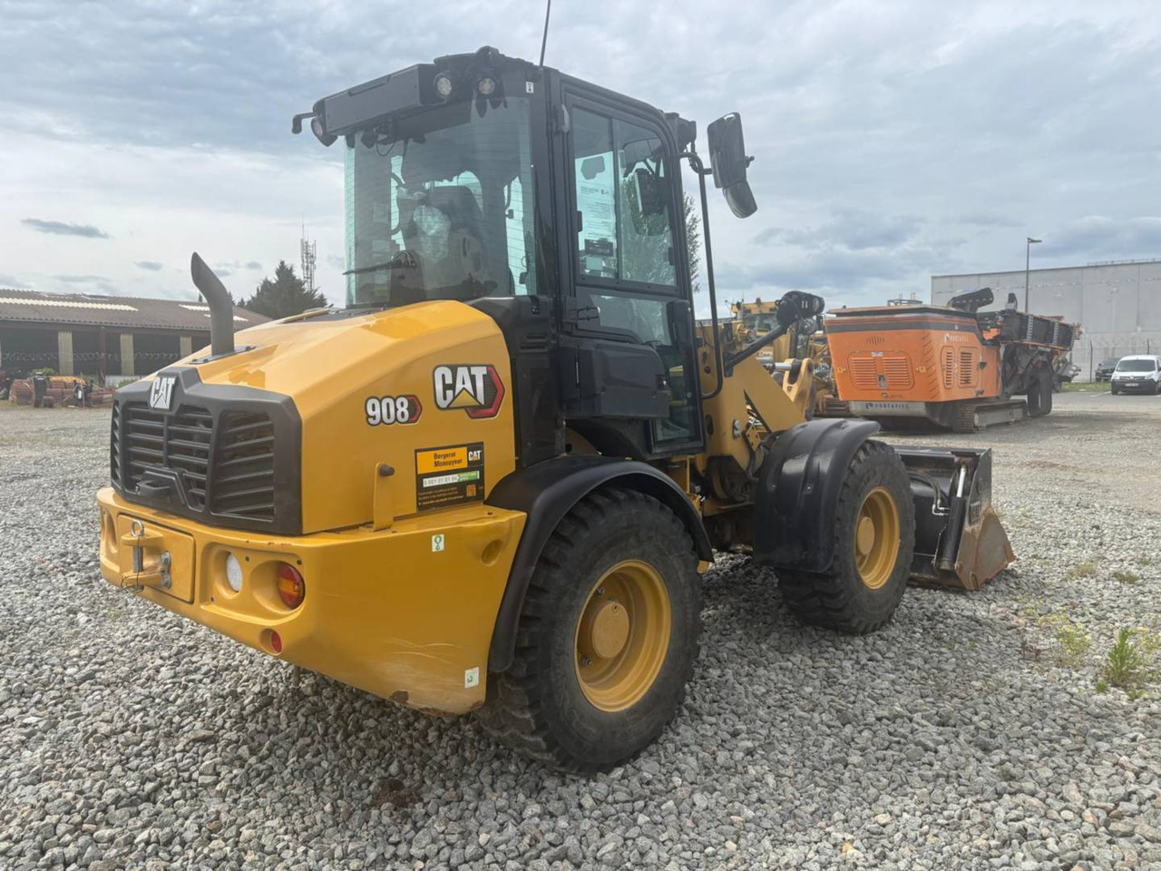 CAT 908 - Ελαστιχοφόρος φορτωτής: φωτογραφία 4 CAT 908 - Ελαστιχοφόρος φορτωτής: φωτογραφία 4