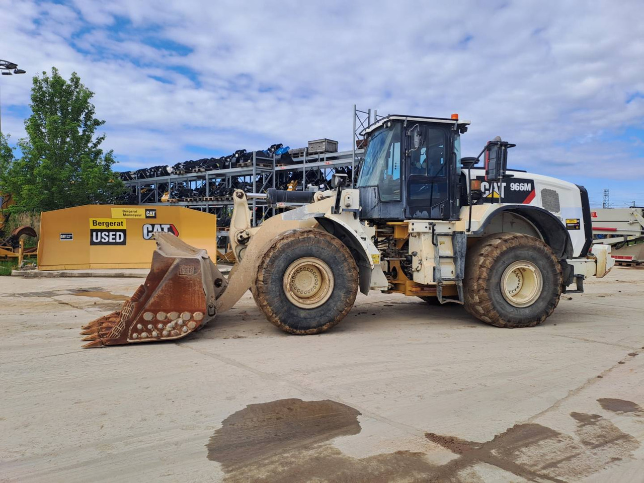 CAT 966M - Ελαστιχοφόρος φορτωτής: φωτογραφία 1 CAT 966M - Ελαστιχοφόρος φορτωτής: φωτογραφία 1