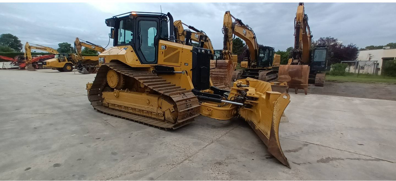 CAT D5 - Μπουλντόζα: φωτογραφία 2 CAT D5 - Μπουλντόζα: φωτογραφία 2