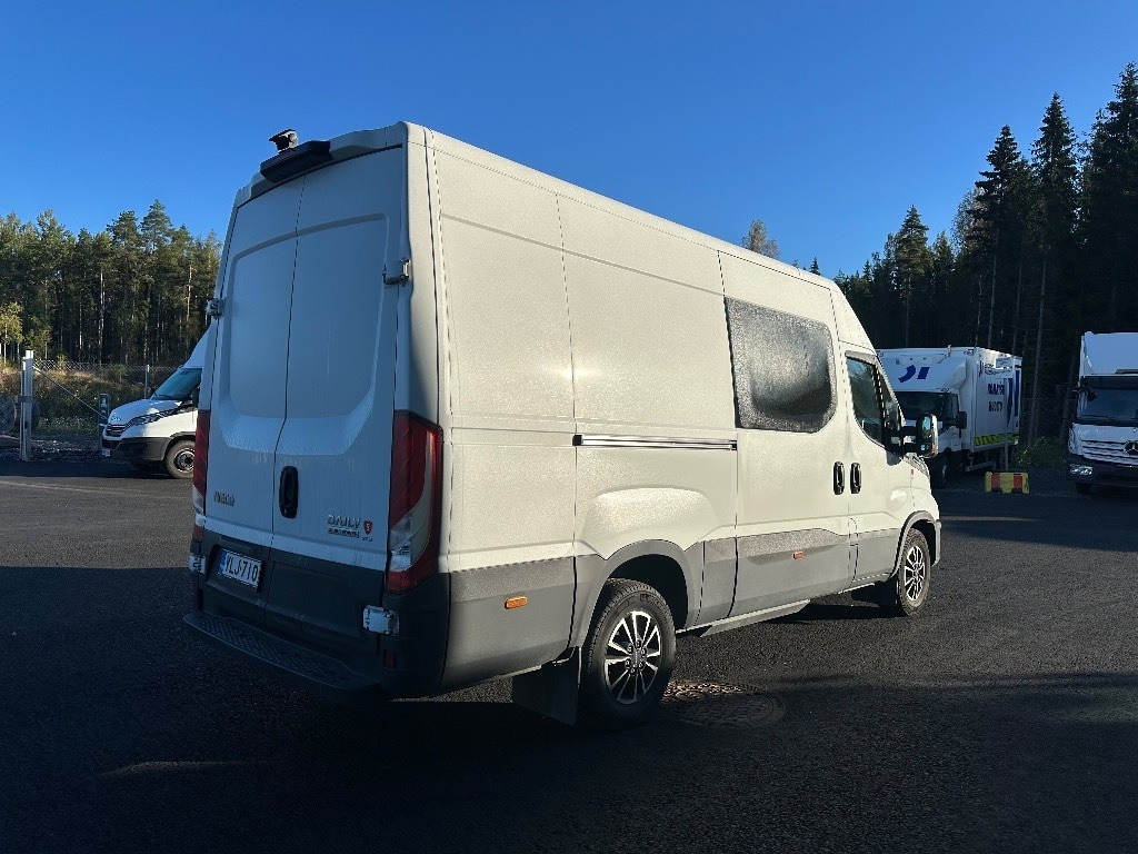 Iveco Daily 35S14 CNG A8 Huom! 6hlö PAKETTIAUTO - Βαν: φωτογραφία 4 Iveco Daily 35S14 CNG A8 Huom! 6hlö PAKETTIAUTO - Βαν: φωτογραφία 4