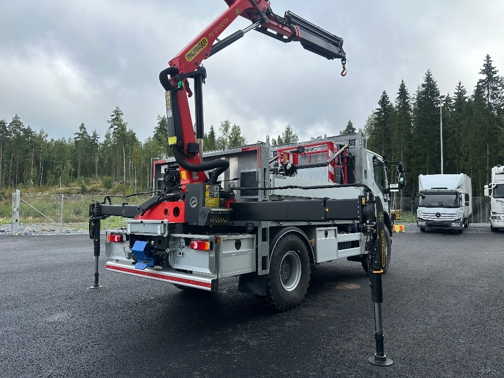 Iveco Eurocargo ML150E28 4x4 sähkölaitos varustein - Φορτηγό με γερανό: φωτογραφία 3 Iveco Eurocargo ML150E28 4x4 sähkölaitos varustein - Φορτηγό με γερανό: φωτογραφία 3