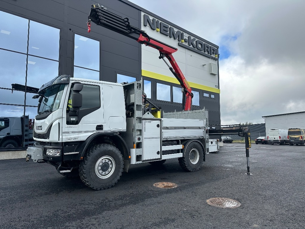 Iveco Eurocargo ML150E28 4x4 sähkölaitos varustein - Φορτηγό με γερανό: φωτογραφία 1 Iveco Eurocargo ML150E28 4x4 sähkölaitos varustein - Φορτηγό με γερανό: φωτογραφία 1