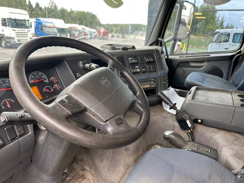 Φορτηγό καδοφόρος φορτωτής Volvo FM9 4x2 vaijerilaitteilla: φωτογραφία 9