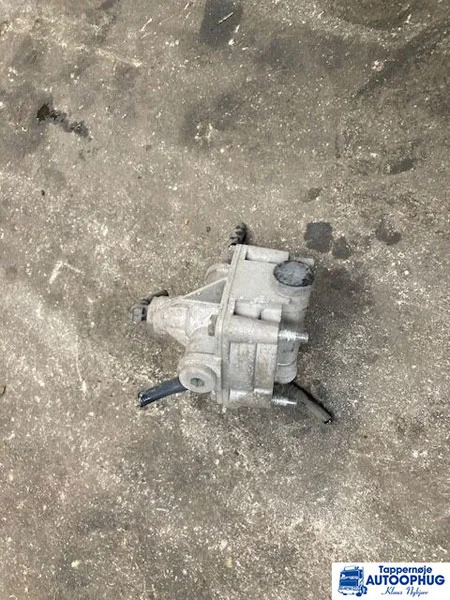 DAF Relay valave – DAF 1808338 - Ρελέ για Φορτηγό: φωτογραφία 2 DAF Relay valave – DAF 1808338 - Ρελέ για Φορτηγό: φωτογραφία 2