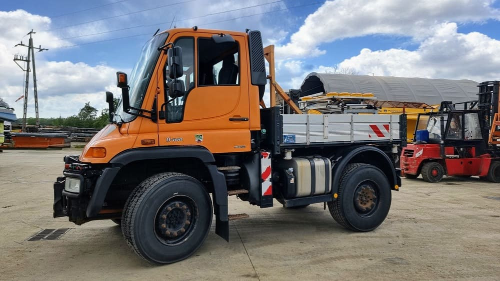 MERCEDES-BENZ Unimog U400 - Δημοτικό τρακτέρ: φωτογραφία 4 MERCEDES-BENZ Unimog U400 - Δημοτικό τρακτέρ: φωτογραφία 4