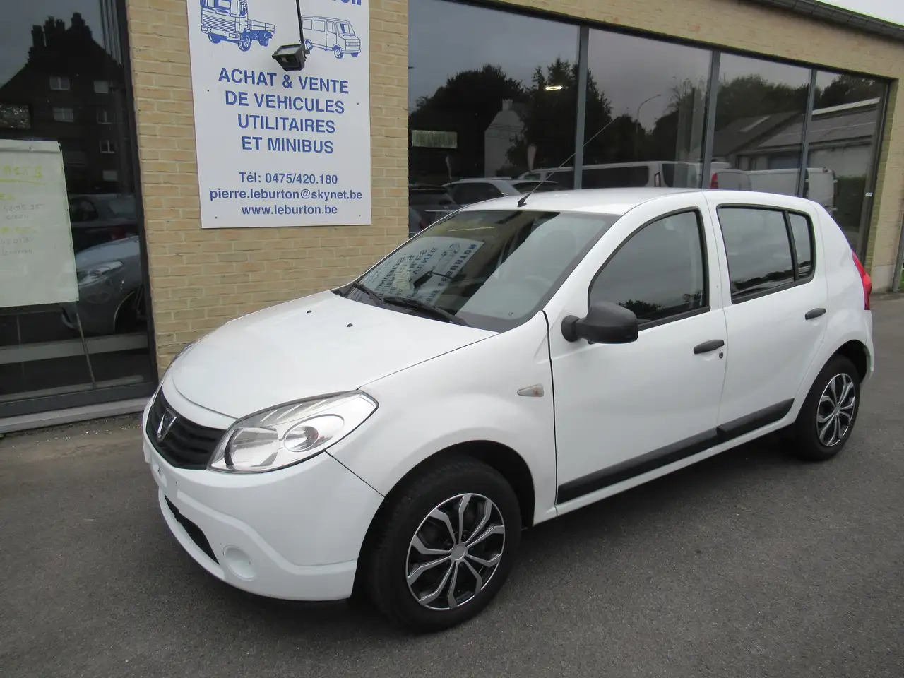 Dacia Sandero Sandero 1.2i Ambiance - Αυτοκίνητο: φωτογραφία 1 Dacia Sandero Sandero 1.2i Ambiance - Αυτοκίνητο: φωτογραφία 1