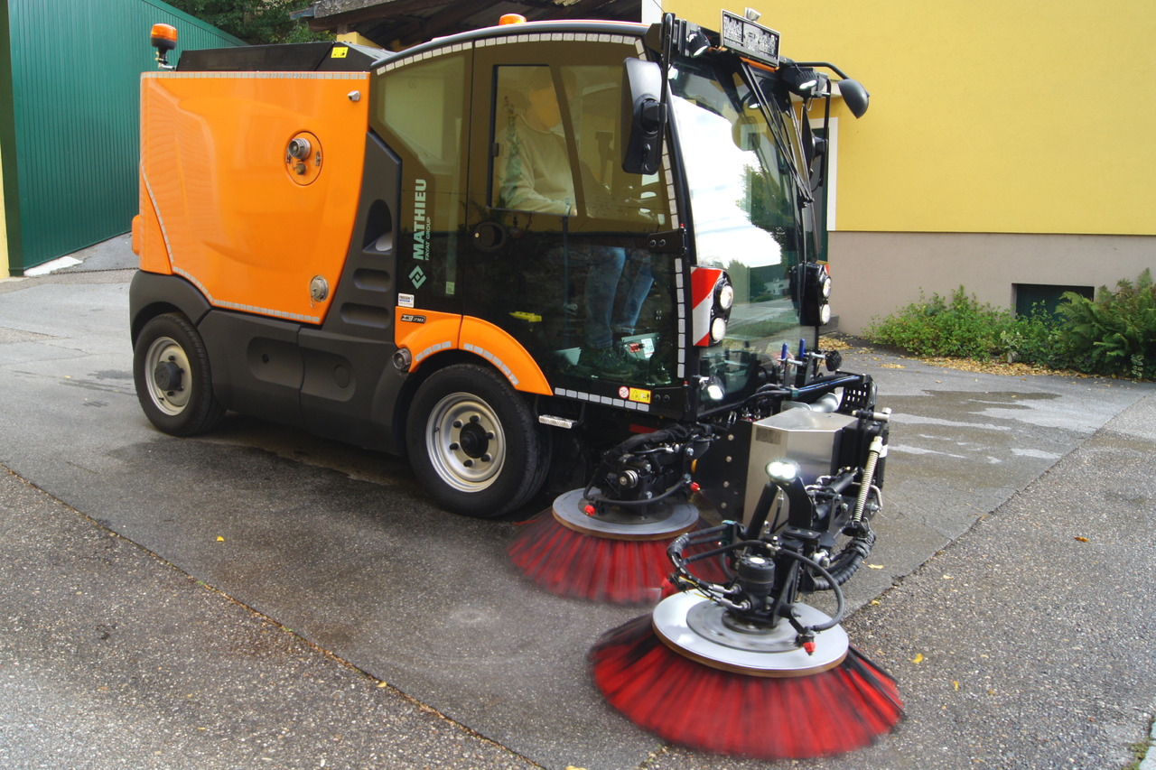 MATHIEU Azura Flex MC210 3-rd brush / EURO 6 / TÜV - Σάρωθρο δρόμων: φωτογραφία 2 MATHIEU Azura Flex MC210 3-rd brush / EURO 6 / TÜV - Σάρωθρο δρόμων: φωτογραφία 2