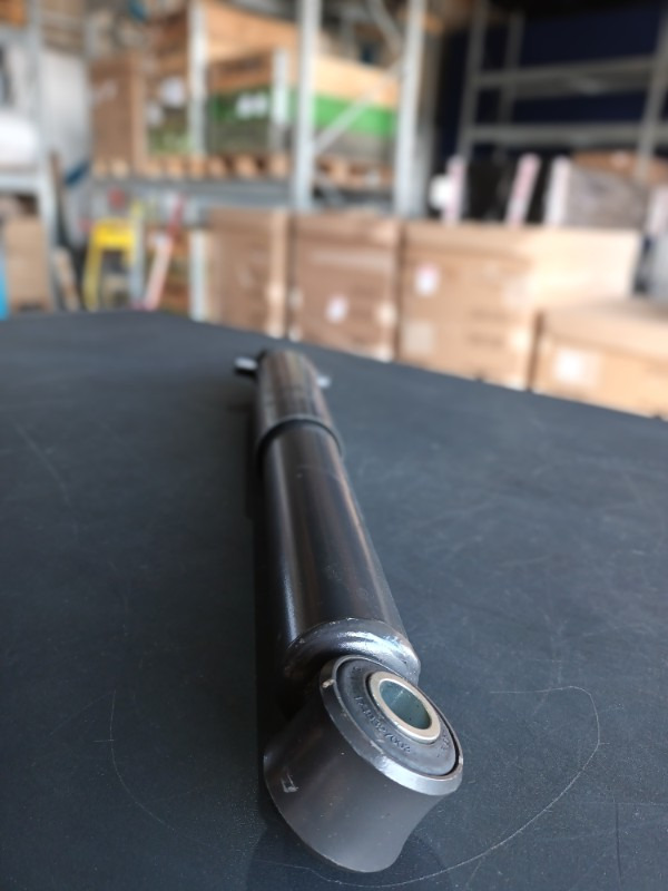 VOLVO SHOCK ABSORBER - 21686173 - Αμορτισέρ για Φορτηγό: φωτογραφία 1 VOLVO SHOCK ABSORBER - 21686173 - Αμορτισέρ για Φορτηγό: φωτογραφία 1