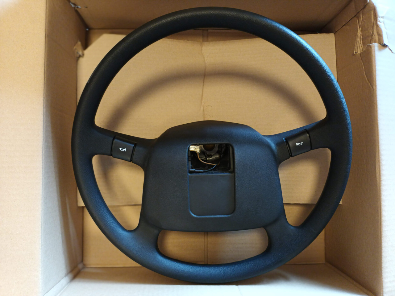VOLVO STEERING WHEEL 1062027 - Τιμόνι για Φορτηγό: φωτογραφία 3 VOLVO STEERING WHEEL 1062027 - Τιμόνι για Φορτηγό: φωτογραφία 3