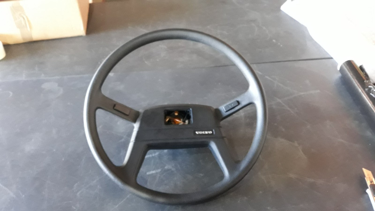 VOLVO STEERING WHEEL 1607359 - Τιμόνι για Φορτηγό: φωτογραφία 1 VOLVO STEERING WHEEL 1607359 - Τιμόνι για Φορτηγό: φωτογραφία 1