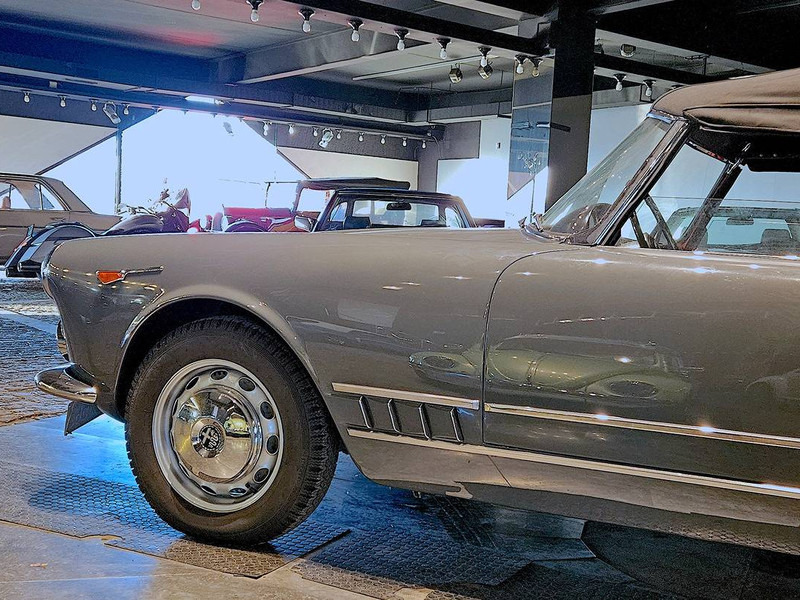 Alfa Romeo 2000 Spider - Αυτοκίνητο: φωτογραφία 2 Alfa Romeo 2000 Spider - Αυτοκίνητο: φωτογραφία 2