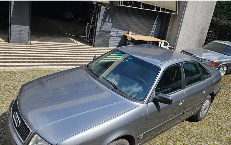 Audi 100 2.4D - Λιμουζίνα/ Sedan: φωτογραφία 3 Audi 100 2.4D - Λιμουζίνα/ Sedan: φωτογραφία 3