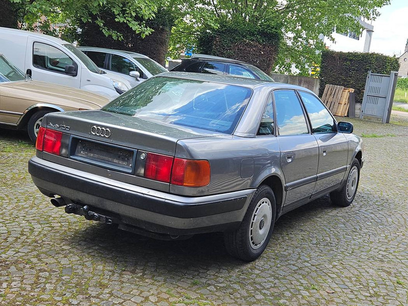 Audi 100 2.4D - Λιμουζίνα/ Sedan: φωτογραφία 2 Audi 100 2.4D - Λιμουζίνα/ Sedan: φωτογραφία 2