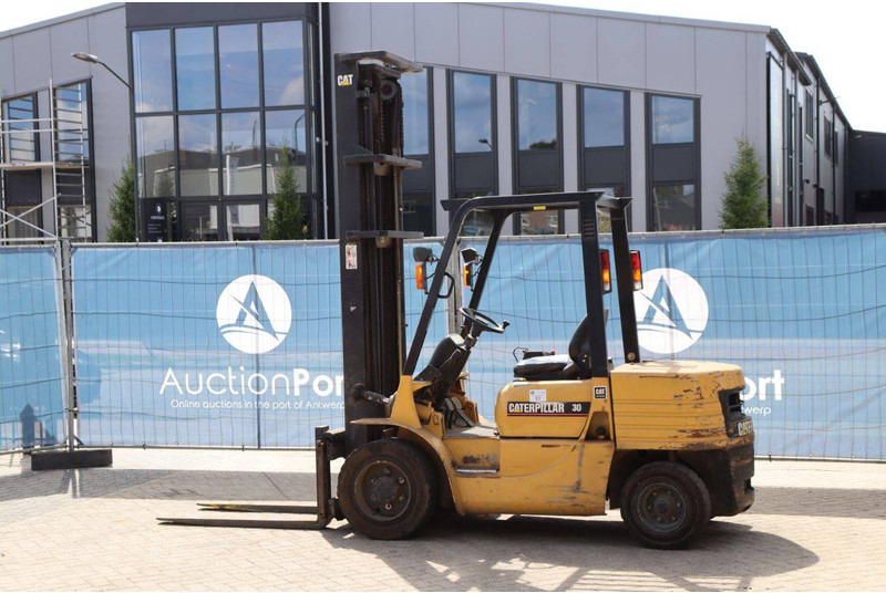 Caterpillar DP30 - Πετρελαιοκίνητο περονοφόρο: φωτογραφία 3 Caterpillar DP30 - Πετρελαιοκίνητο περονοφόρο: φωτογραφία 3