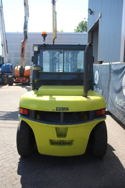 Clark SF50D - Πετρελαιοκίνητο περονοφόρο: φωτογραφία 4 Clark SF50D - Πετρελαιοκίνητο περονοφόρο: φωτογραφία 4