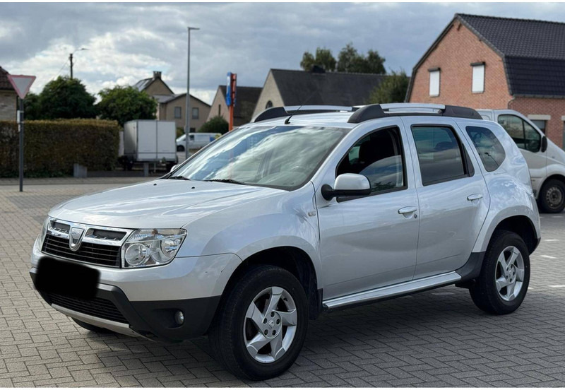 Dacia Duster (I) dCi - Λιμουζίνα/ Sedan: φωτογραφία 1 Dacia Duster (I) dCi - Λιμουζίνα/ Sedan: φωτογραφία 1