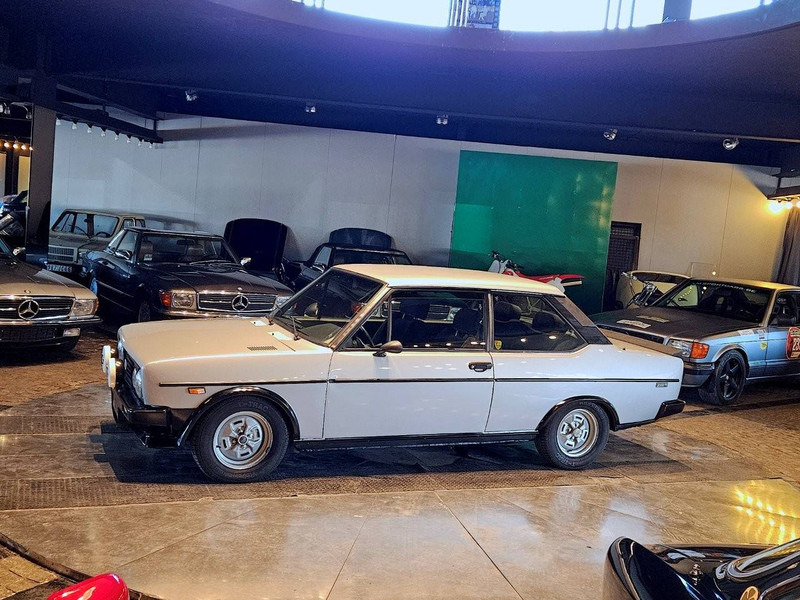 Fiat 131 Racing - Λιμουζίνα/ Sedan: φωτογραφία 2 Fiat 131 Racing - Λιμουζίνα/ Sedan: φωτογραφία 2