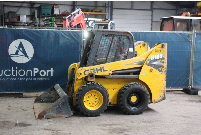 Gehl R165 - Ελαστιχοφόρος φορτωτής: φωτογραφία 1 Gehl R165 - Ελαστιχοφόρος φορτωτής: φωτογραφία 1