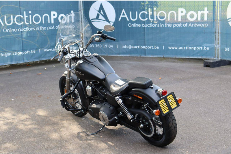 Harley-Davidson Dyna Street Bob - Μοτοσικλέτα: φωτογραφία 4 Harley-Davidson Dyna Street Bob - Μοτοσικλέτα: φωτογραφία 4