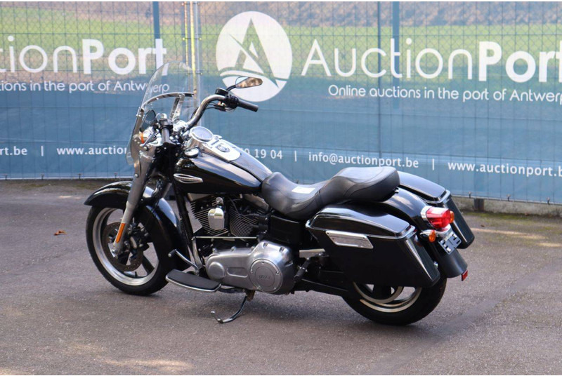 Harley-Davidson Dyna Switchback - Μοτοσικλέτα: φωτογραφία 3 Harley-Davidson Dyna Switchback - Μοτοσικλέτα: φωτογραφία 3